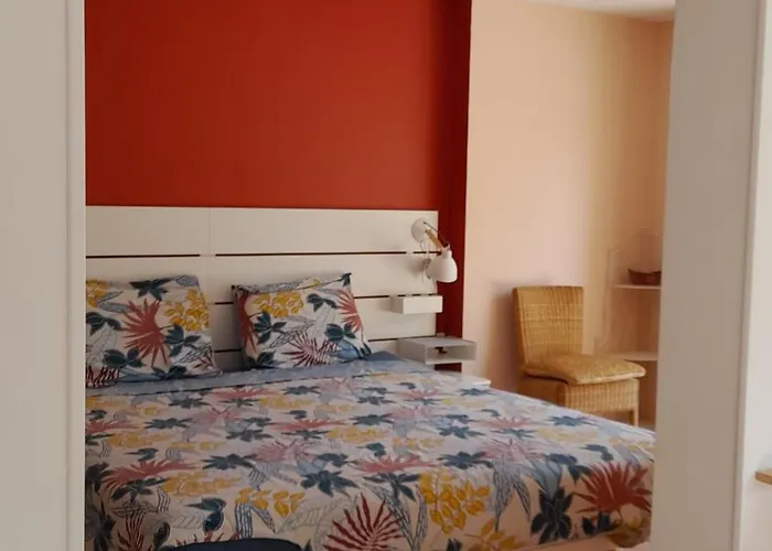 Gite Provencal Independant Avec Piscine Chauffee : Le Suy Bien
